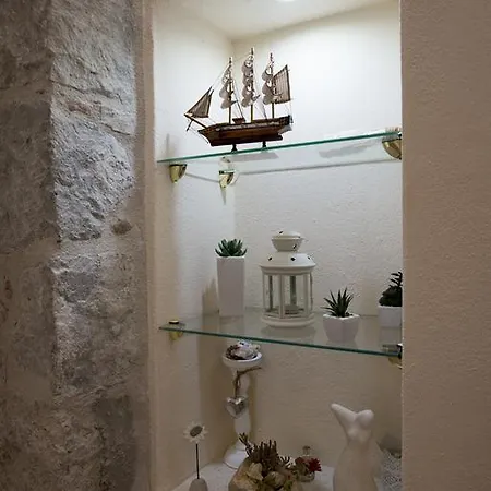 Stone Beauty Apartment