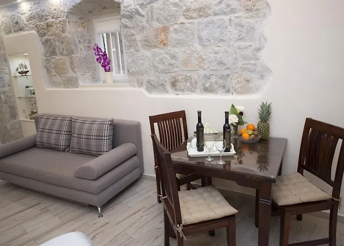 Apartment Stone Beauty Split